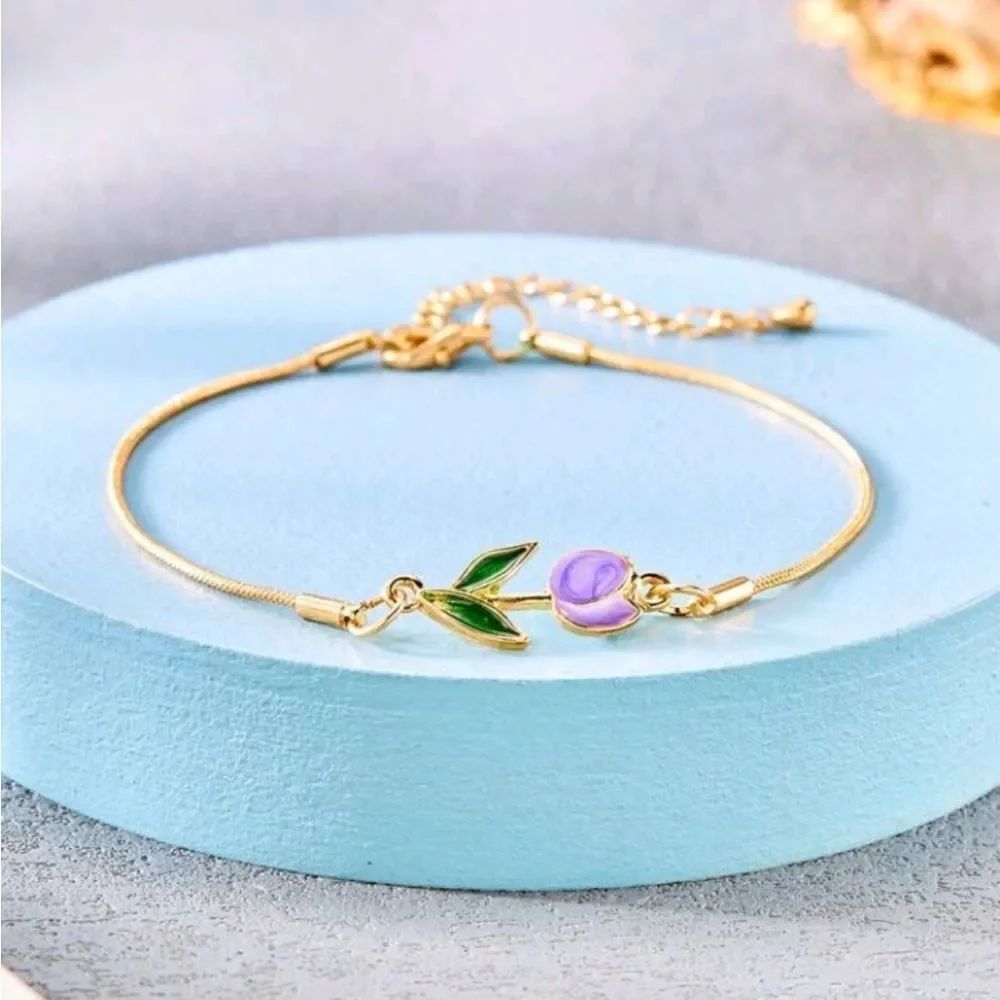 Elegant Tulip Decor Bracelet
